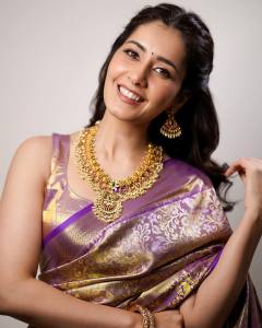 raashi-khanna-in-kanchipuram-saree-photos-latest-003