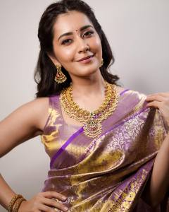 raashi-khanna-in-kanchipuram-saree-photos-latest-004