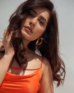 raashi-khanna-in-orange-colour-dress-002