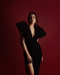 raashi-khanna-in-orange-colour-dress-007