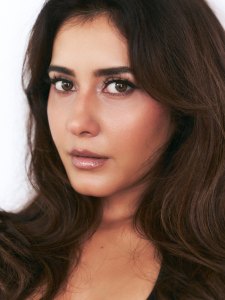 raashi-khanna-in-trending-outfit-ideas-photos-017