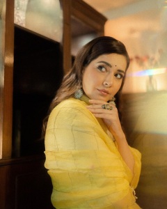 raashi-khanna-in-yellow-churidar-photos-001