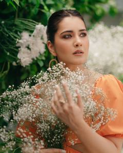 raashi-khanna-latest-beautiful-photos-001