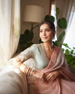 raashi-khanna-latest-photos-after-weight-loss-003