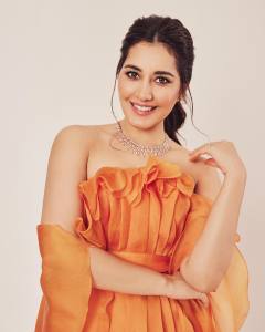 raashi-khanna-latest-pics-010