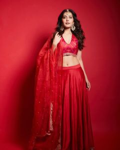 raashi-khanna-new-photoshoot-in-red-dress-003