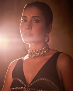 raashi-khanna-new-pictures-and-photos-009