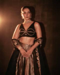 raashi-khanna-new-pictures-and-photos-011