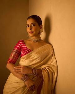 raashi-khanna-new-pictures-and-photos-012