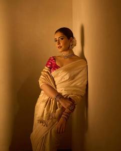 raashi-khanna-new-pictures-and-photos-013