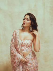 raashi-khanna-new-pictures-and-photos-027