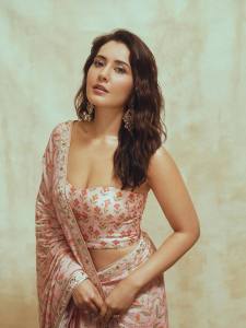 raashi-khanna-new-pictures-and-photos-029