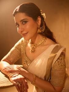 raashii-khanna-stylish-out-fit-ideas-for-party-look-photos-003