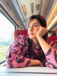raashii-khanna-stylish-out-fit-ideas-for-party-look-photos-008