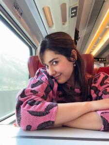 raashii-khanna-stylish-out-fit-ideas-for-party-look-photos-009