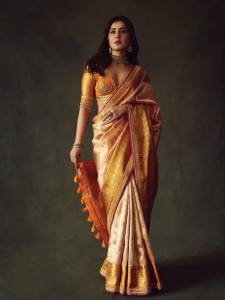 raashii-khanna-stylish-out-fit-ideas-for-party-look-photos-030