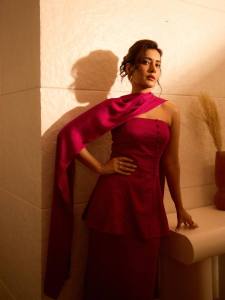 raashii-khanna-stylish-out-fit-ideas-for-party-look-photos-033