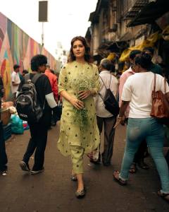 rashi-khanna-cute-poses-photos-005