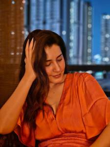 rashi-khanna-cute-poses-photos-023