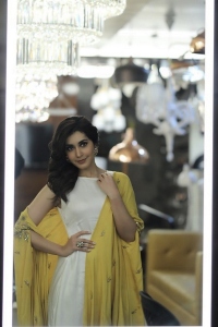 rashi-khanna-images-098-00434
