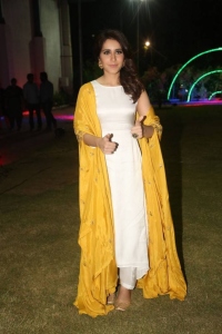 rashi-khanna-images-098-00510