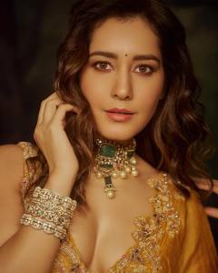 rashi-khanna-in-golden-colour-high-neck-lehenga-photos-008
