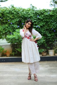 rashi-khanna-latest-images-021-135