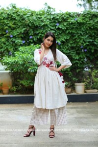 rashi-khanna-latest-images-021-29
