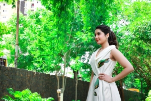 rashi-khanna-latest-images-0932-393