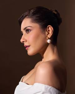 rashi-khanna-latest-outfit-fashion-photos-001