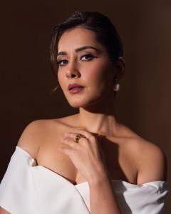 rashi-khanna-latest-outfit-fashion-photos-008