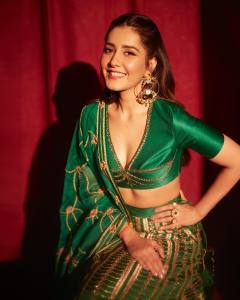 rashi-khanna-latest-outfit-fashion-photos-014