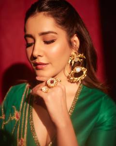 rashi-khanna-latest-outfit-fashion-photos-017