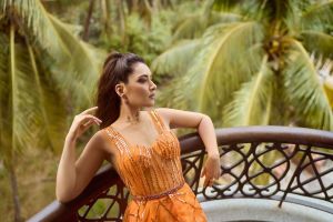 rashi-khanna-latest-photoshoot-for-aza-magazine-001