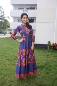 rashi-khanna-latest-pics-000-00145