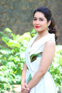 rashi-khanna-latest-pics-0932-174
