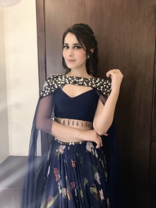 rashi-khanna-latest-stills-009-00150