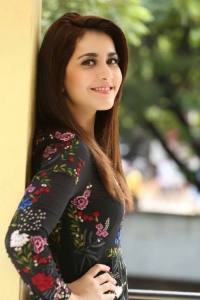 rashi-khanna-pictures-333-00297