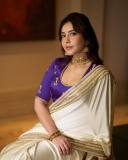 raashi-khanna-in-silver-tissue-saree-with-contrast-violet-blouse-photos-002