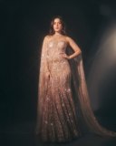 raashi-khanna-in-trending-outfit-ideas-photos-004