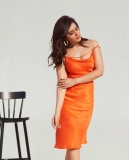 raashi-khanna-in-orange-colour-dress-012