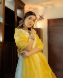 raashi-khanna-in-yellow-churidar-photos-003