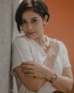 1_rachana-narayanankutty-short-hairstyle-photos-002