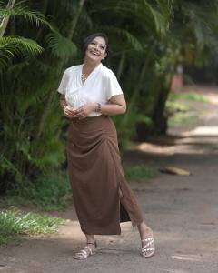 1_rachana-narayanankutty-short-hairstyle-photos-005