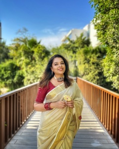 radhika-rezia-new-photos-in-kerala-saree-with-red-blouse-ideas-001