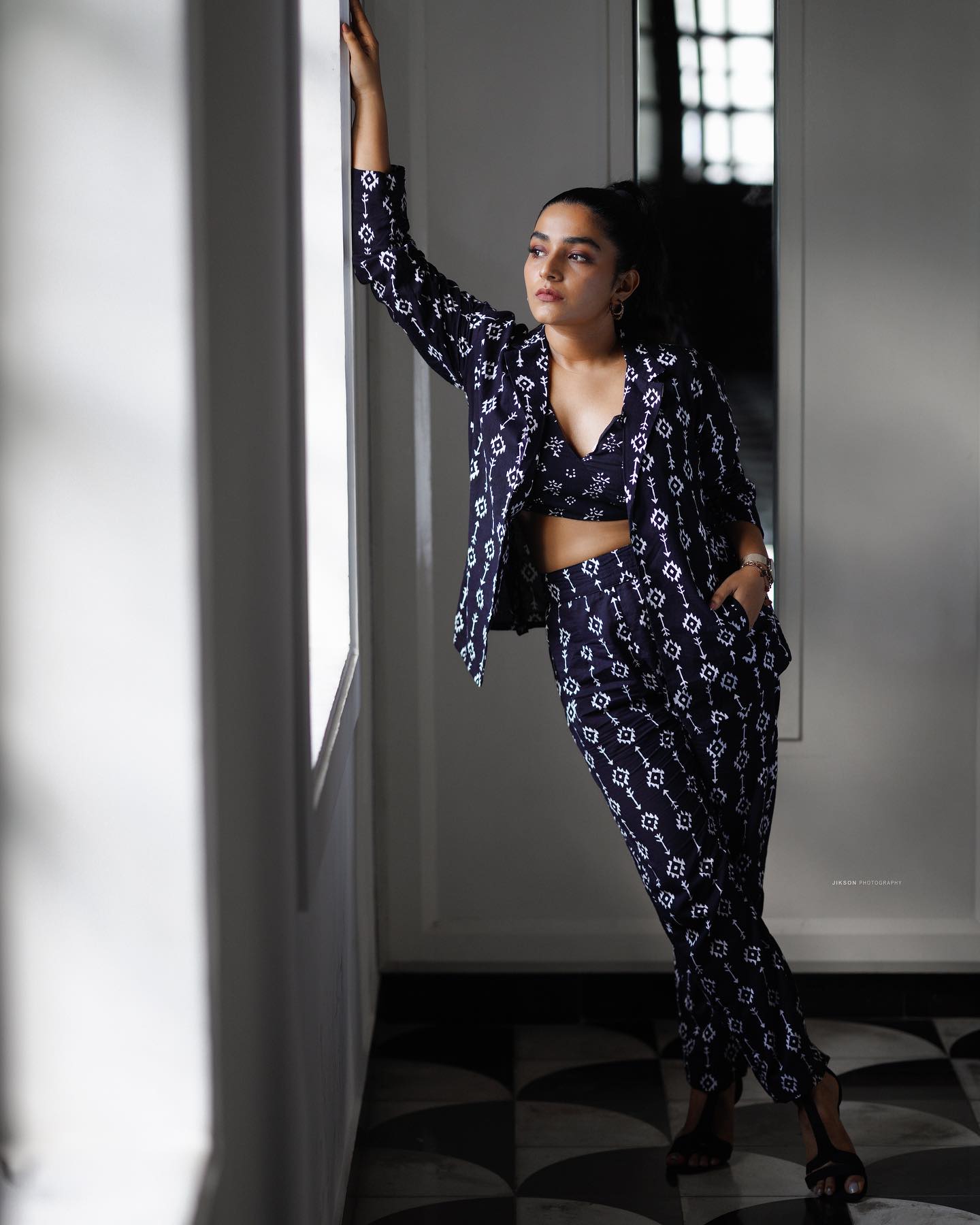 actress-rajisha-vijayan-new-photos-in-Geometric-Print-Cotton-Pant-Suit-Set-by-truebrowns-001