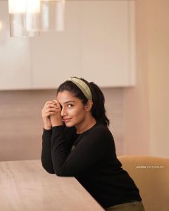 Rajisha Vijayan new photoshoot pics-009