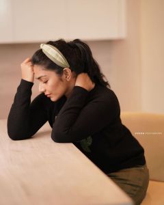 Rajisha Vijayan new photoshoot pics-010