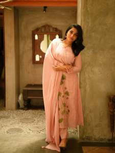 rajisha-vijayan-in-Pastel-Pink-straight-cut-churidar-Hand-Painted-botanical-design-and-Straight-cut-pink-matching-pants-pics-001