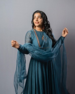 rajisha-vijayan-in-anarkali-suit-dress-for-wedding-function-photos-001